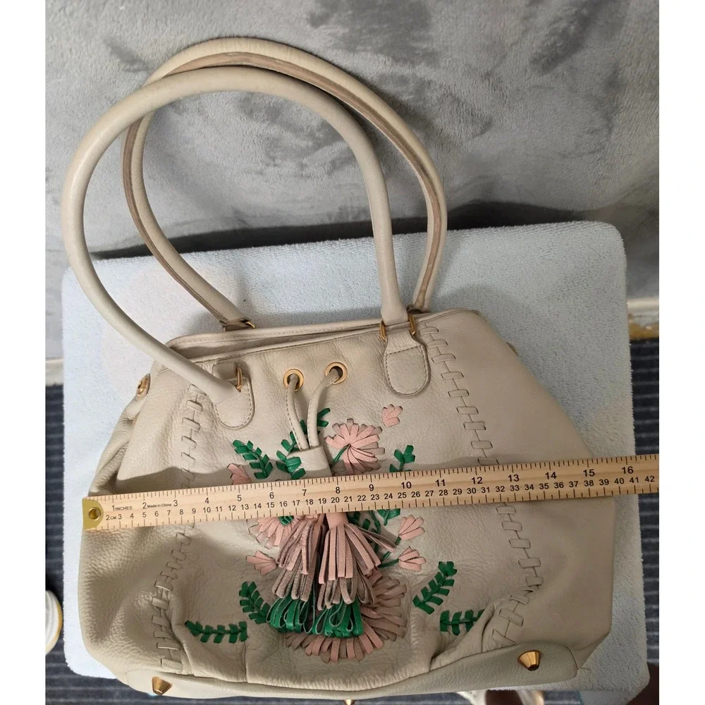 Isabella Fiore Shoulder Bag Ivory Leather Floral Applique Tassel Whipstitch Pink